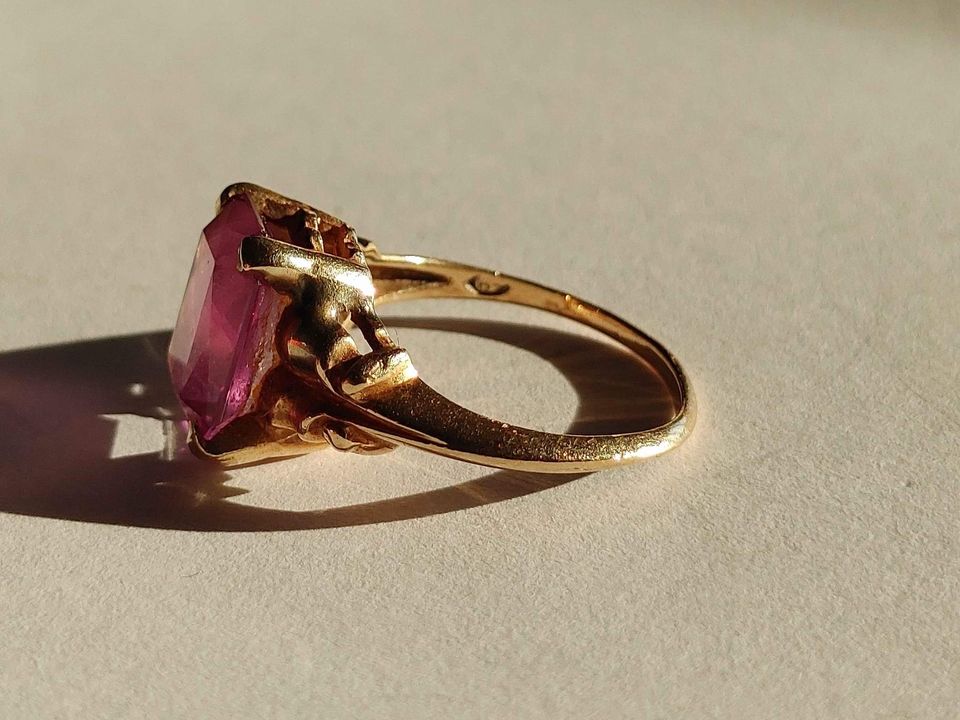 VTG 10K Gold and (Emerald Cut) Amethyst Ring size 5