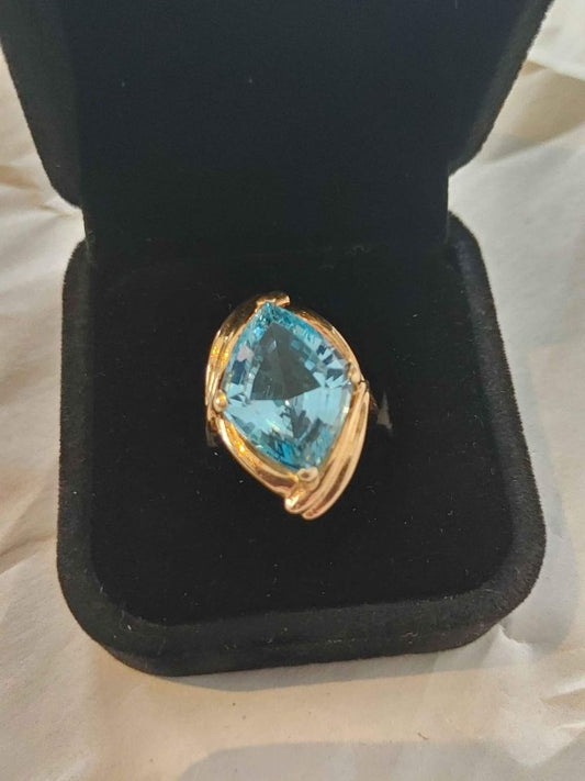 VTG Sparkling Swiss Blue Topaz & 14K Gold Cocktail Ring, Size 4, COA Included