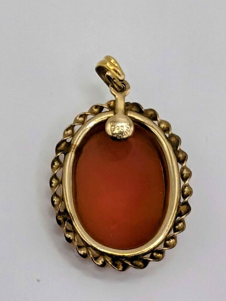 Vintage 12k gold Cameo Pendant RARE left facing, stamped