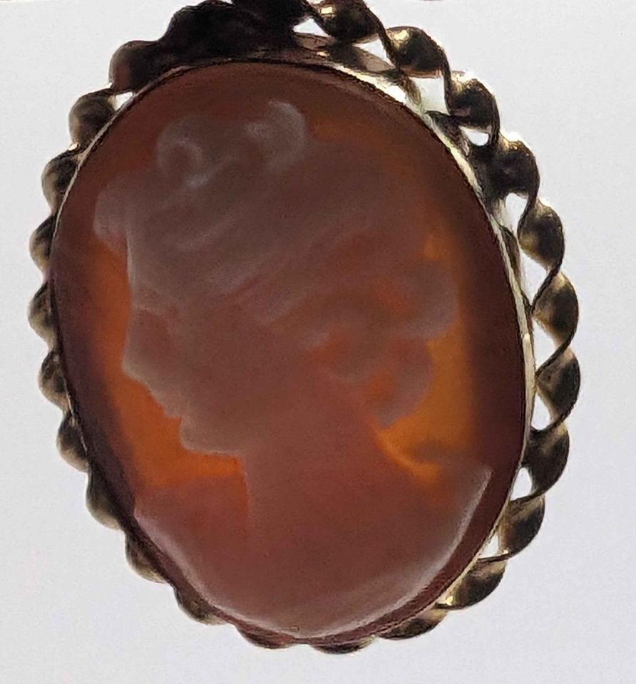 Vintage 12k gold Cameo Pendant RARE left facing, stamped