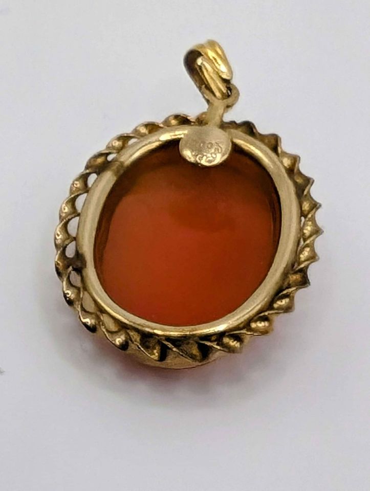 Vintage 12k gold Cameo Pendant RARE left facing, stamped