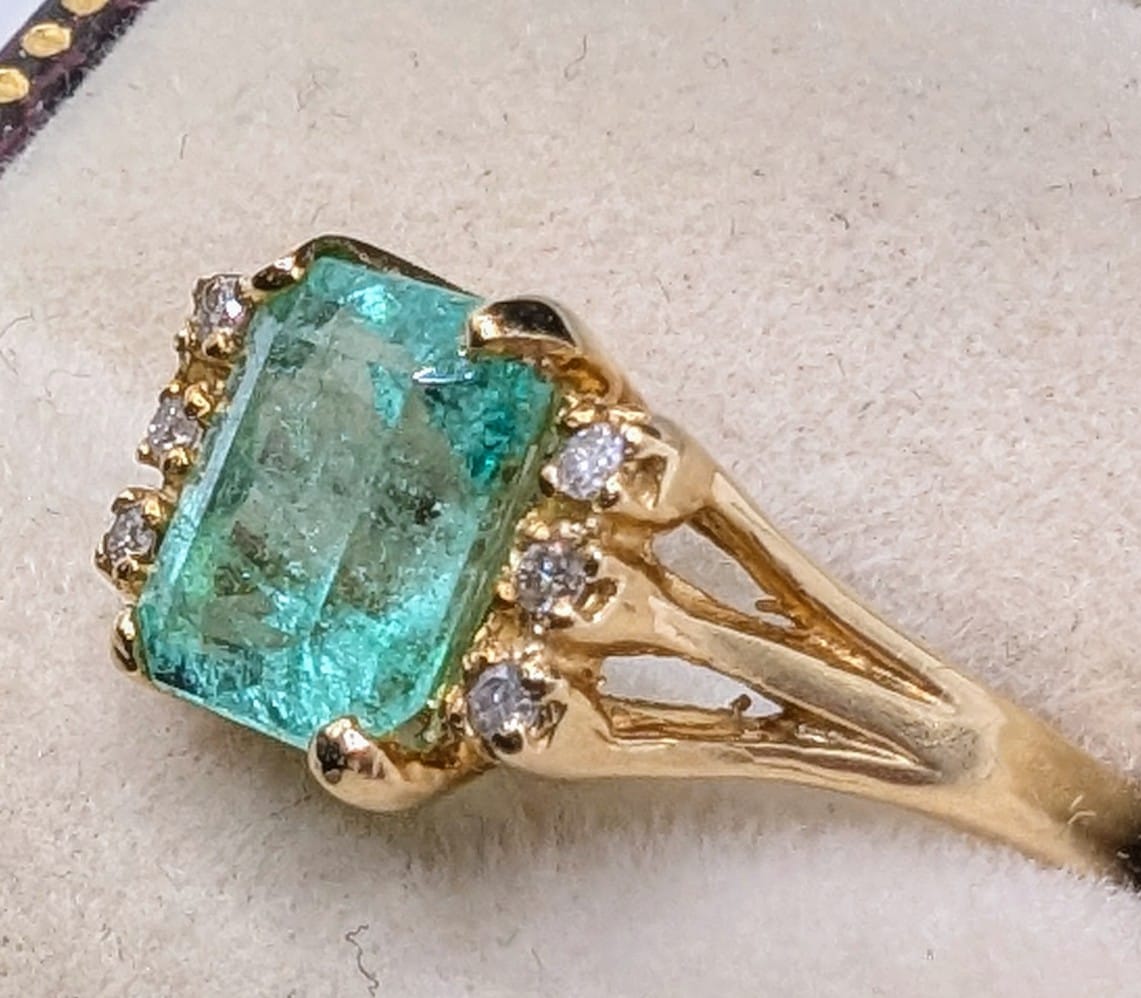 VTG 10K Gold & Diamond Columbian Emerald Ring Size 6 COA Included